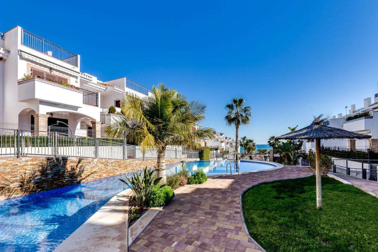 Ferienwohnung Azul Beach - La Mata Torrevieja Exterior foto